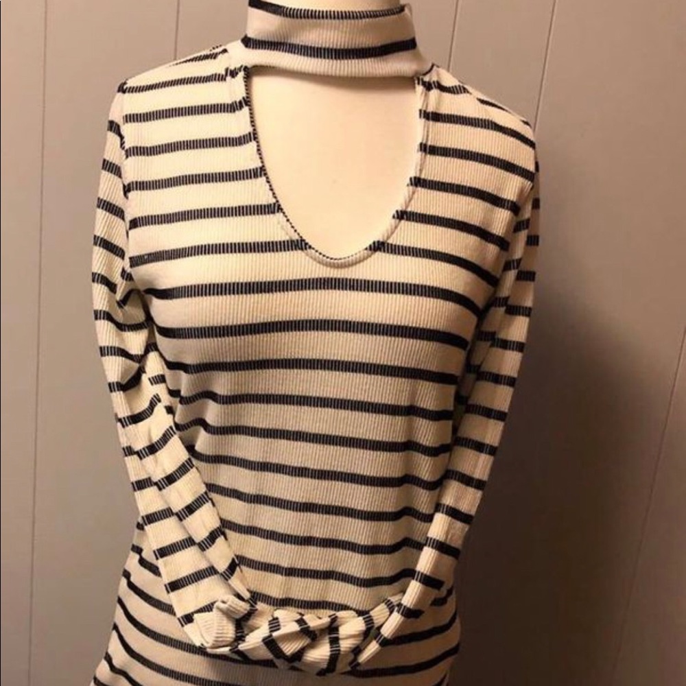 Black and white ribbed long sleeve